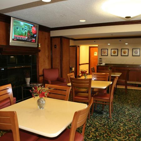 Baymont By Wyndham Kalamazoo East Extérieur photo