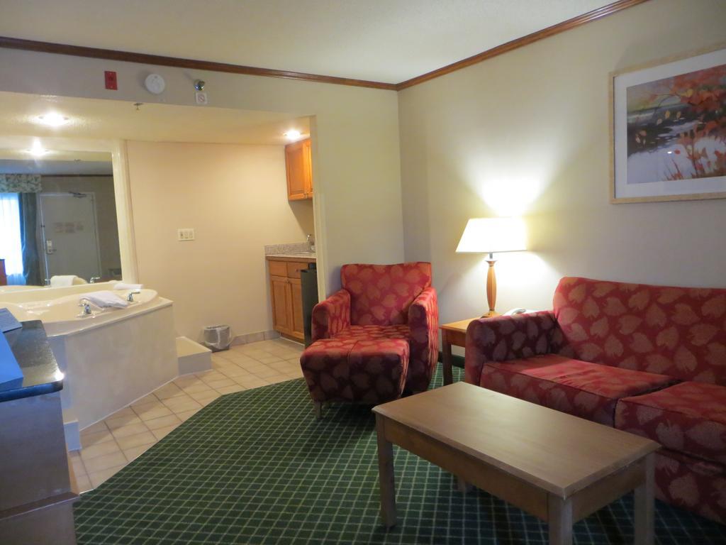 Baymont By Wyndham Kalamazoo East Extérieur photo