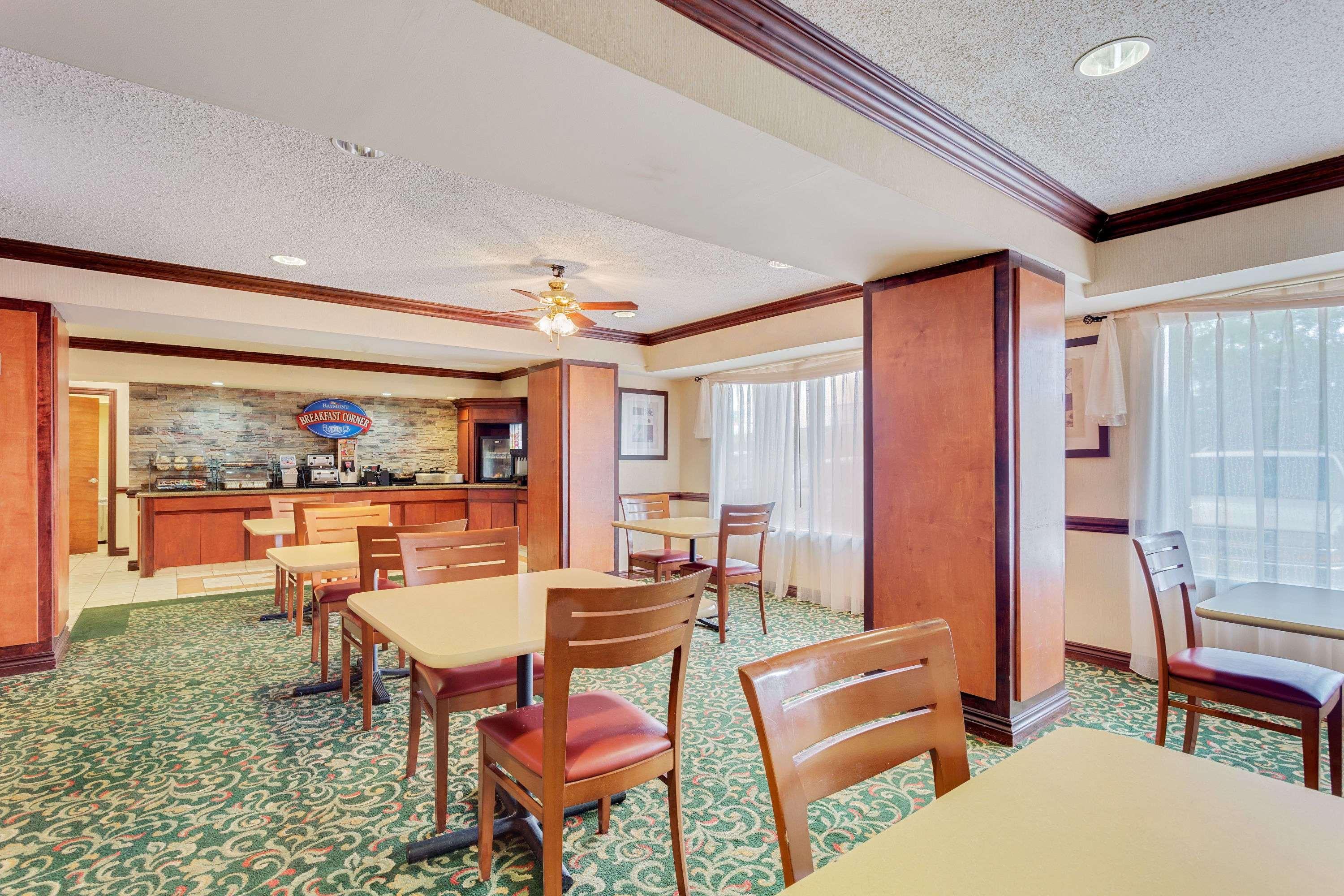 Baymont By Wyndham Kalamazoo East Extérieur photo