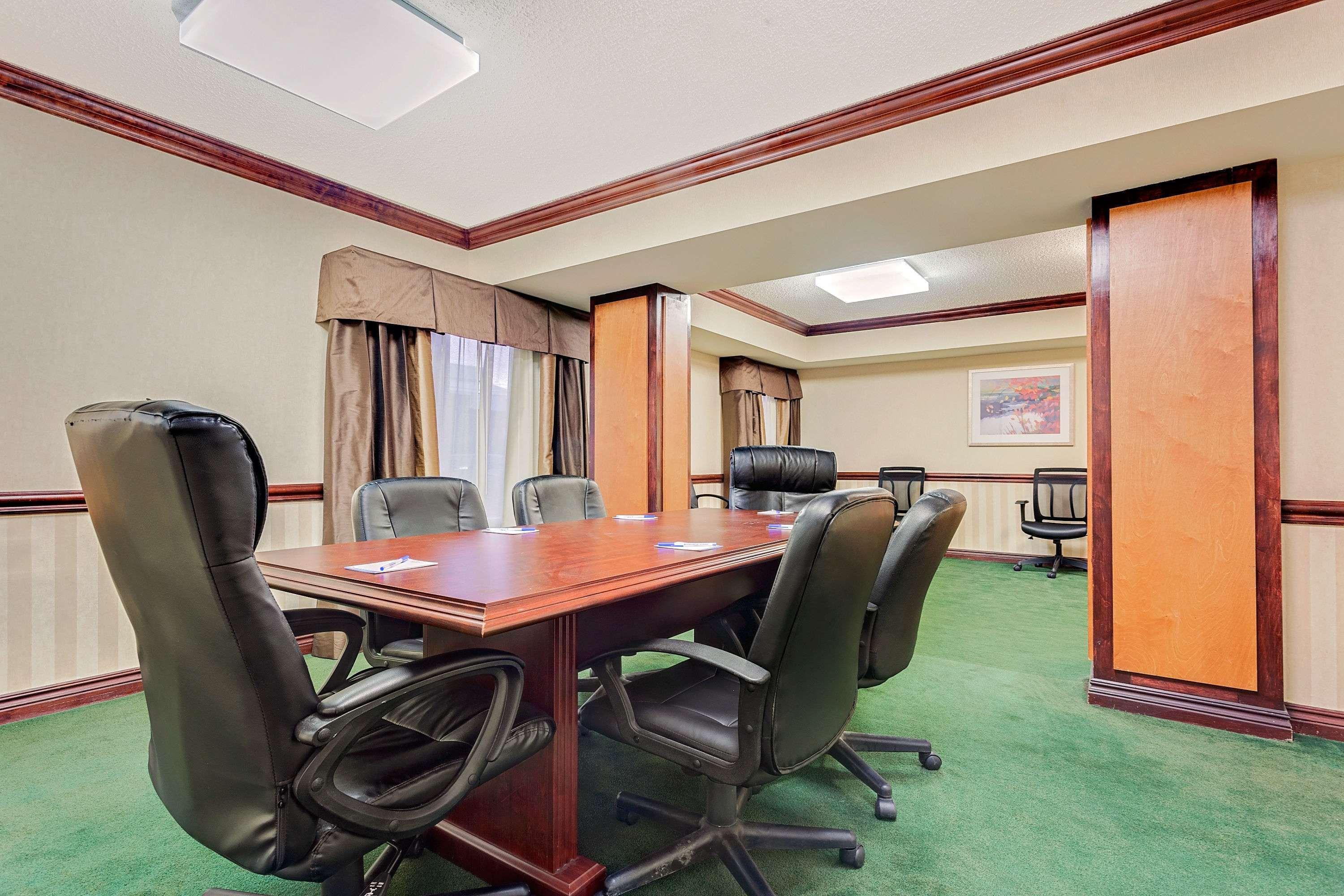 Baymont By Wyndham Kalamazoo East Extérieur photo