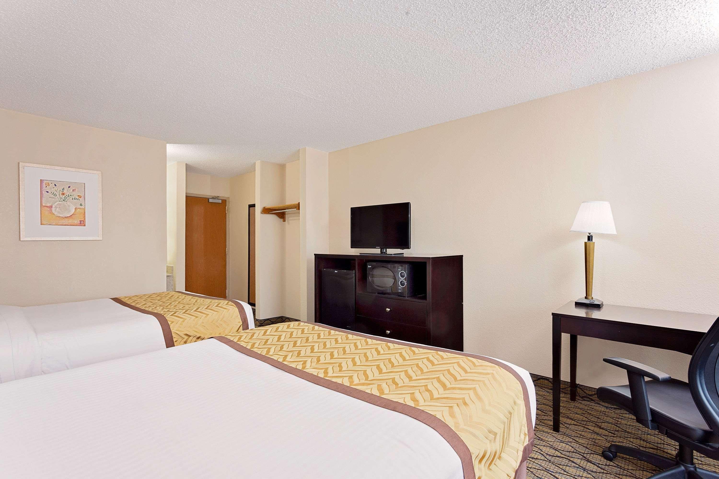 Baymont By Wyndham Kalamazoo East Extérieur photo