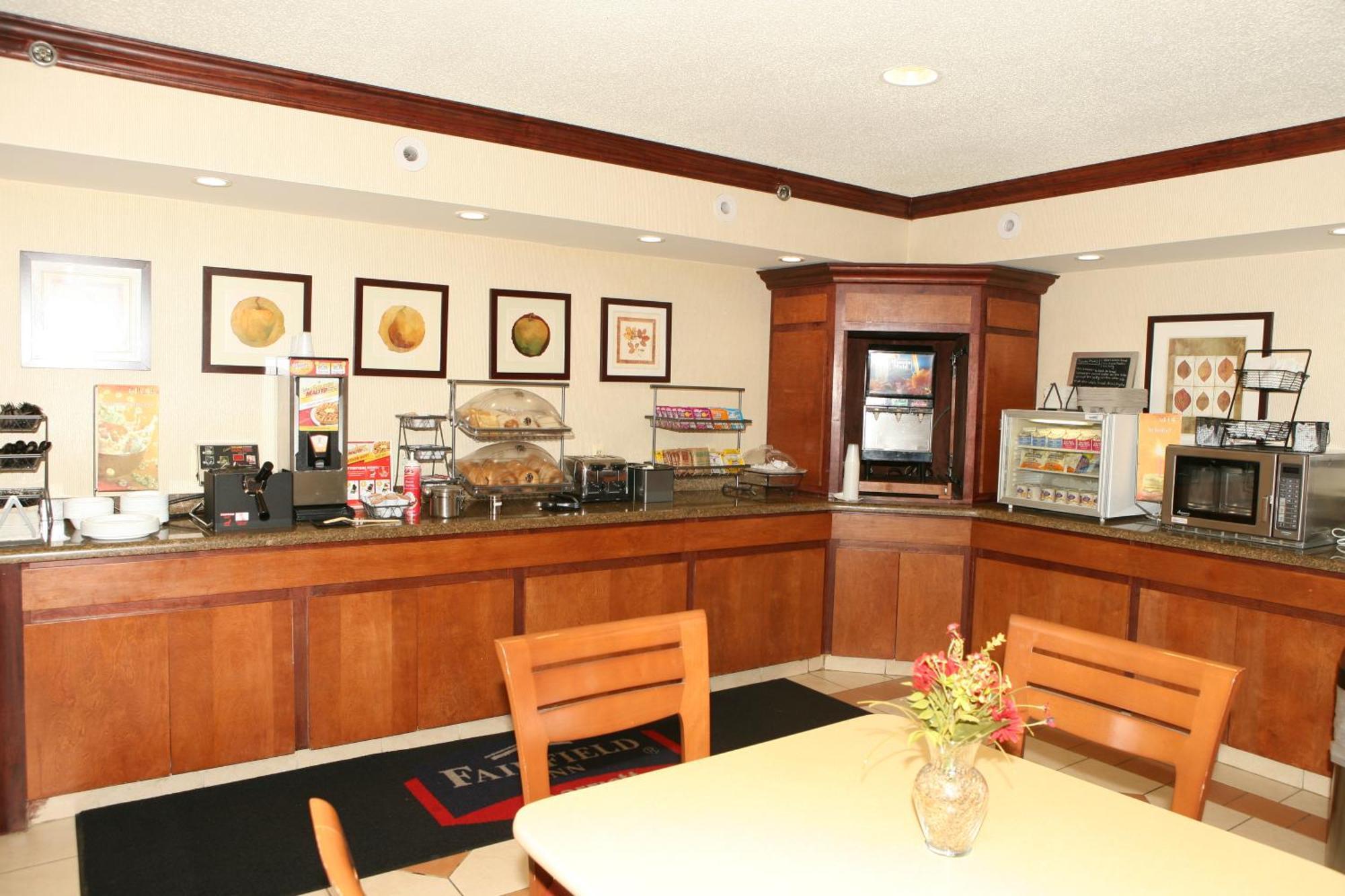 Baymont By Wyndham Kalamazoo East Extérieur photo